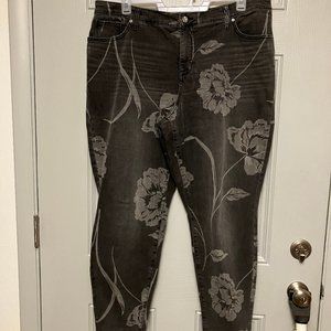 WOMEN'S SIZE 20W STYLE & CO BLACK/GRAY FLORAL DENIM JEANS